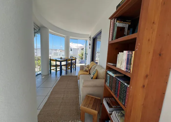 Cosy Corner On Orpheus Holiday Apartment For Two